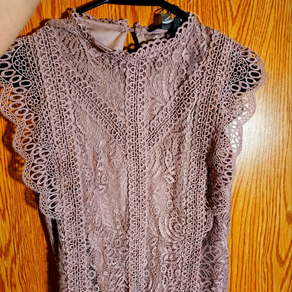 LACE TOP